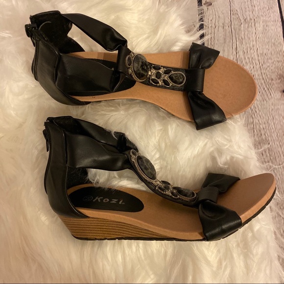 Kozi Shoes - Kozi Black Wedges